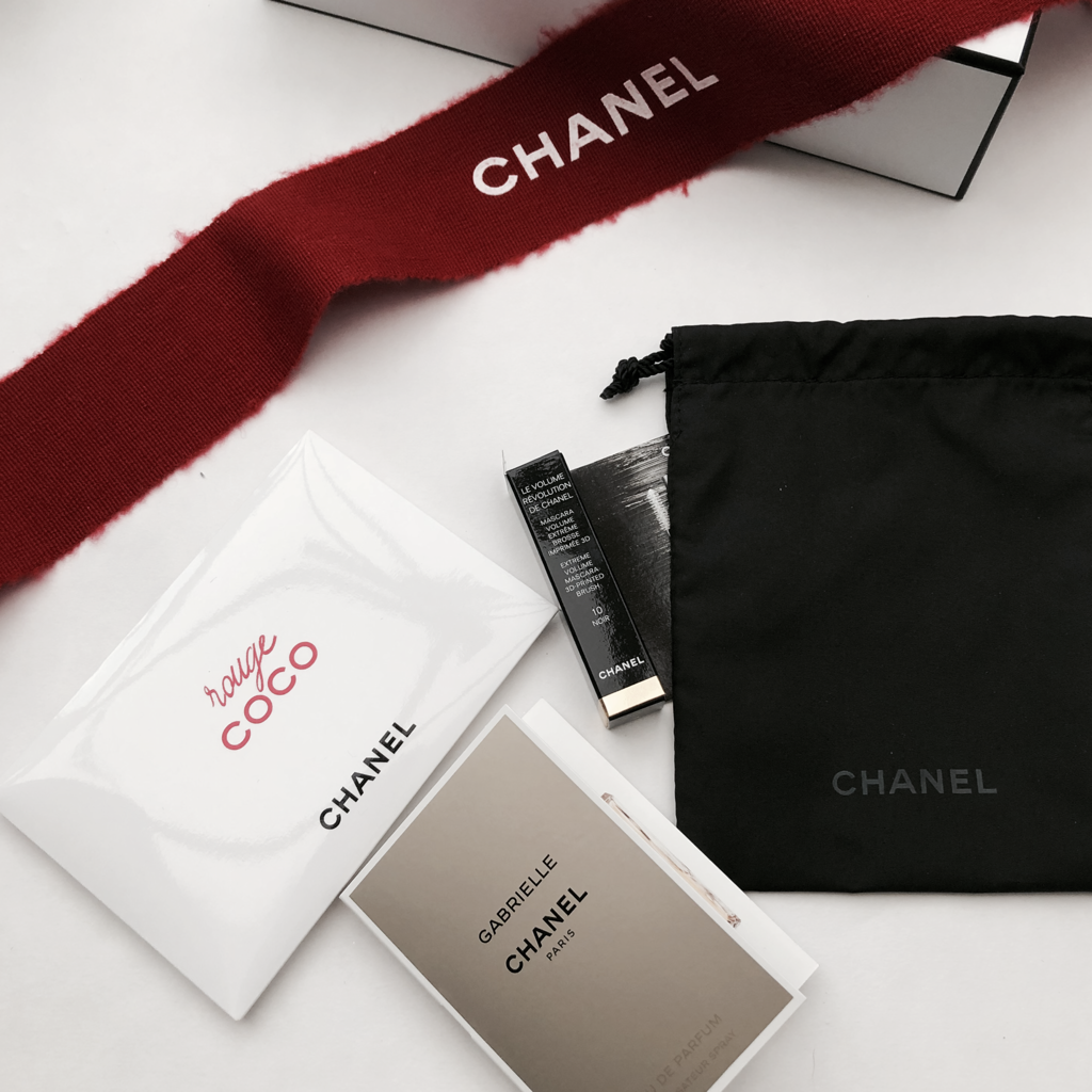 Unboxing Chanel n°5 red edition - ZOË MARCH